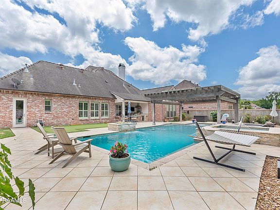 3rd image of 109 Brookshire Gardens Dr