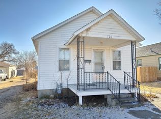 720 E 5th St, Russell, KS 67665
