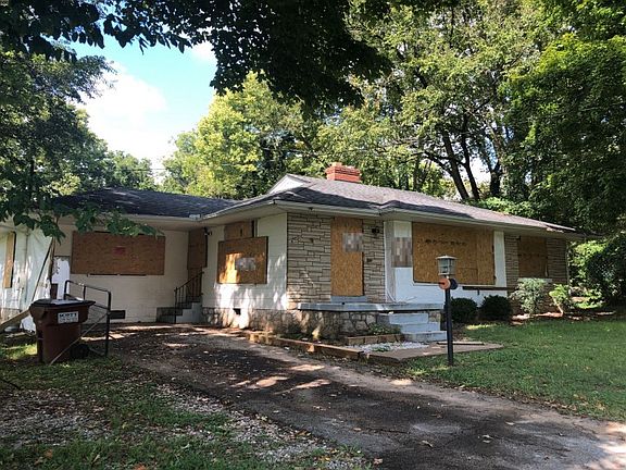 3rd image of 117 W Riverview Dr
