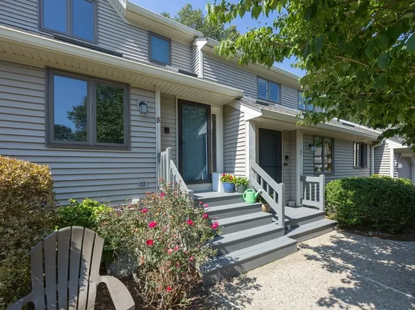 6 Magnolia Dr #6, Franklin, MA 02038