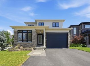 16 Olde School Ct, Saint Catharines, ON L2N 0B1
