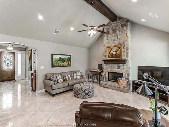 5th image of 4061 Crestmont Dr