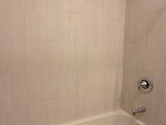 2nd image of 3921 N Janssen Ave APT 3N