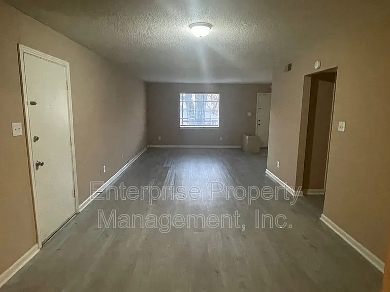 1982 Goldbrier Ln — Photo 5