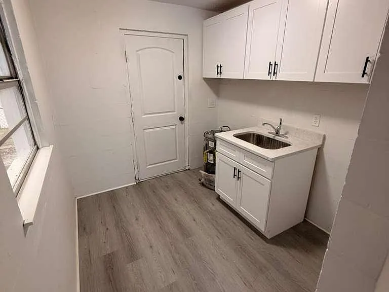 Unit Photo