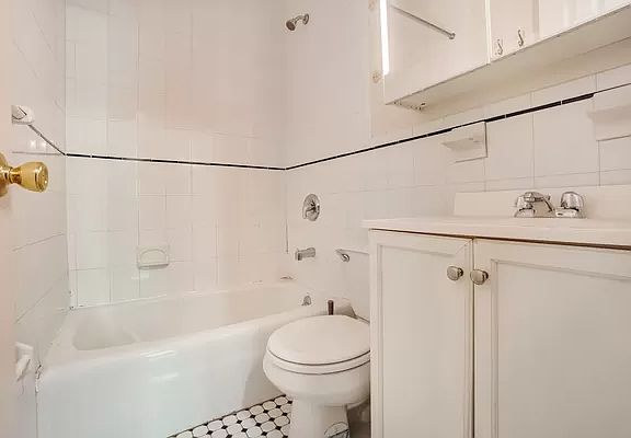 5th image of 6 W 87th St #4A
