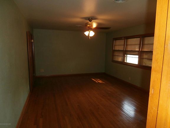 3rd image of 3918 Doris Dr