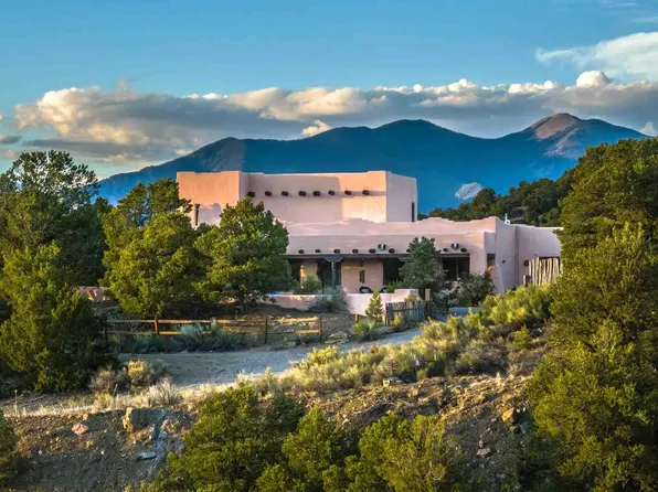 33 Monte Lindo, Ranchos de Taos, NM 87557