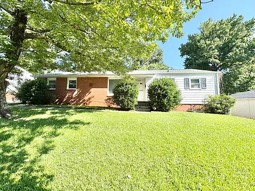 3808 Parkwood Dr Photo 1
