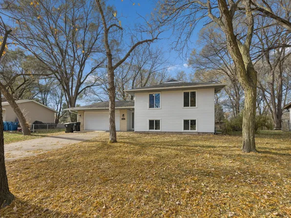 10648 Wren St NW, Coon Rapids, MN 55433