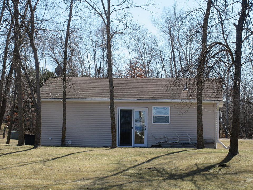 1st image of 45341 Pioneer Dr