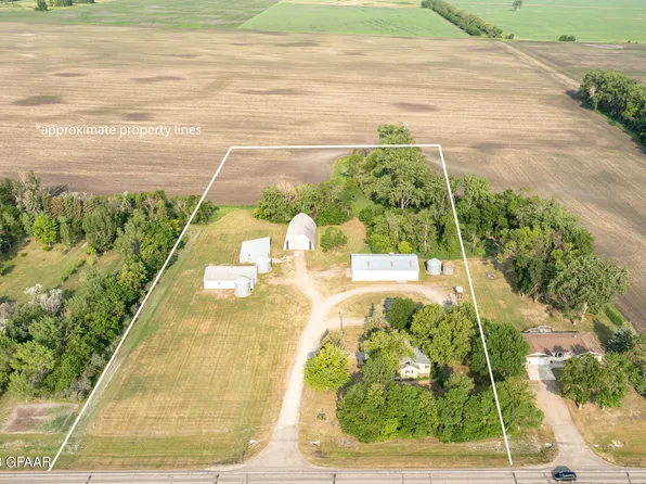 1033 16th St NE, Thompson, ND 58278