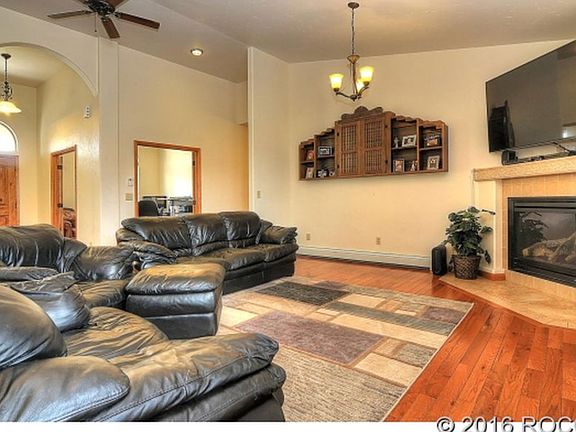 4th image of 112 Cottonwood Cir