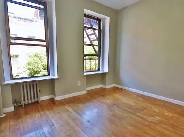 32 East 7th Street 1B image 1 of 9