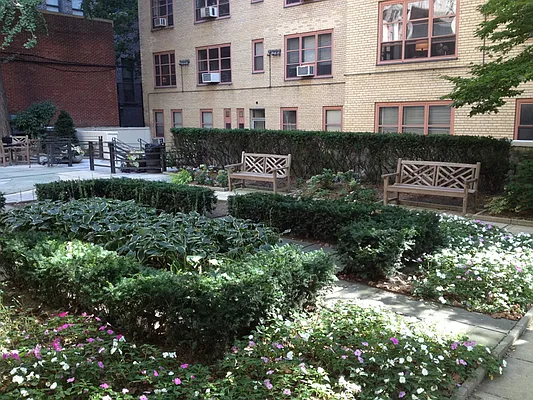 Sold by Sotheby's International Realty | media 21