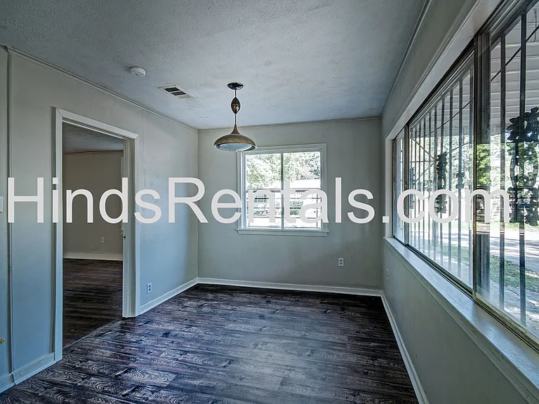 235 Dunbar St — Photo 7