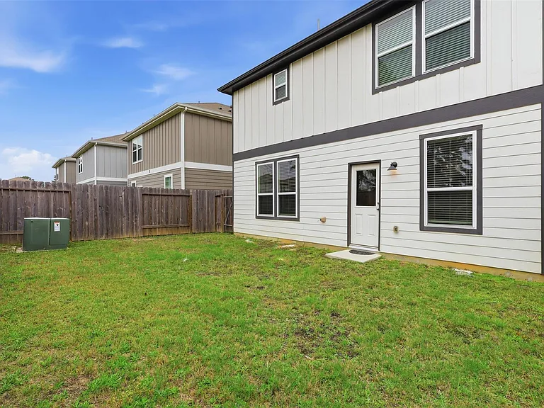 11739 Armadale Dr — Photo 22
