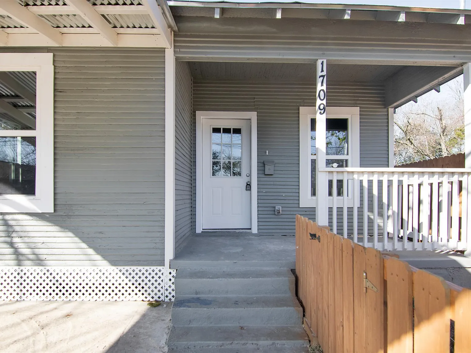 3 bed, 2.0 bath, 1058 sqft, $1,650 — Photo 2
