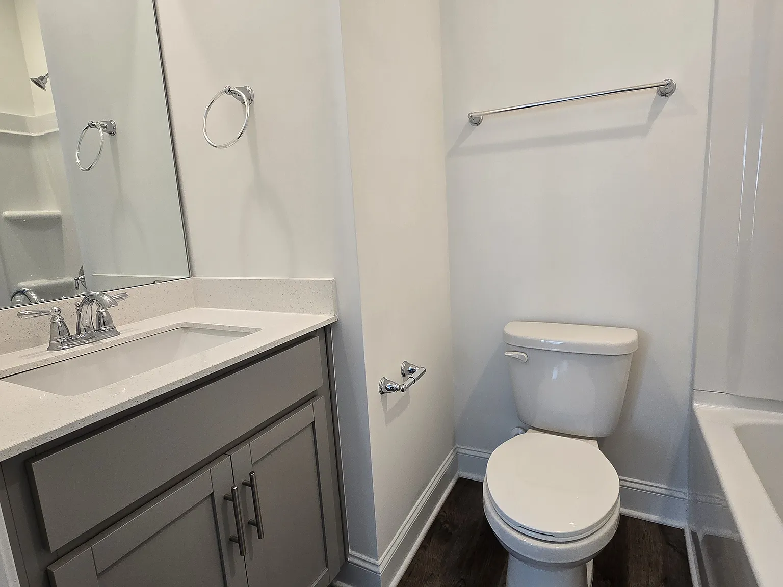 2 bed, 988 sqft, $2,000 — Photo 3