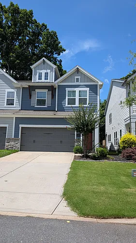 2561 Barry St Photo 1