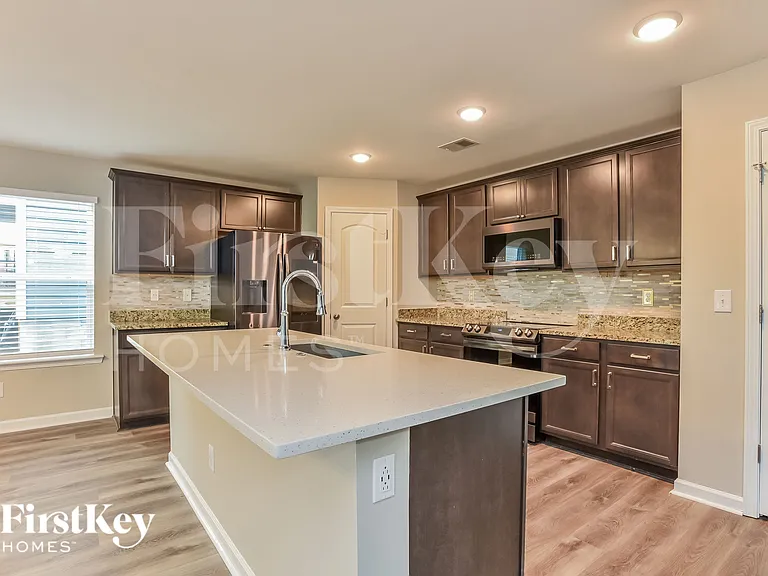 304 Sportsman Dr — Photo 7