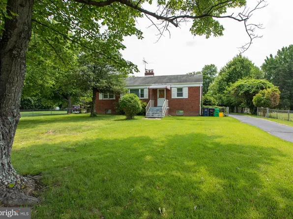 5060 Saint Barnabas Rd, Temple Hills, MD 20748