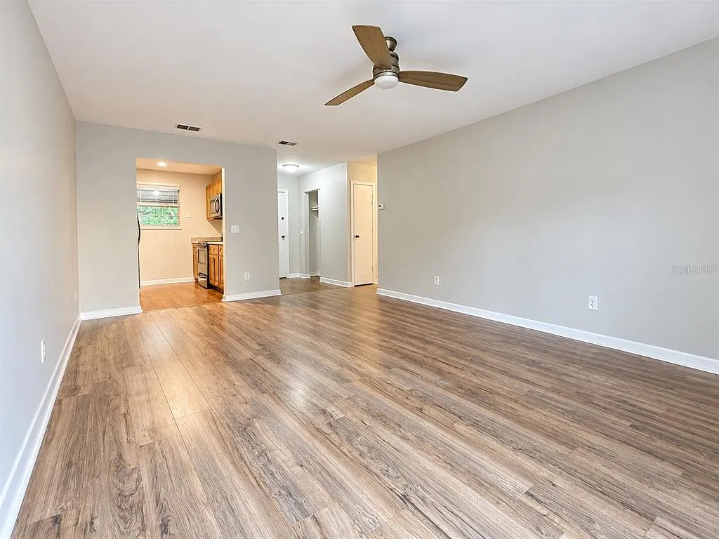 2 bed, 1.0 bath, 900 sqft, $1,695 — Photo 3