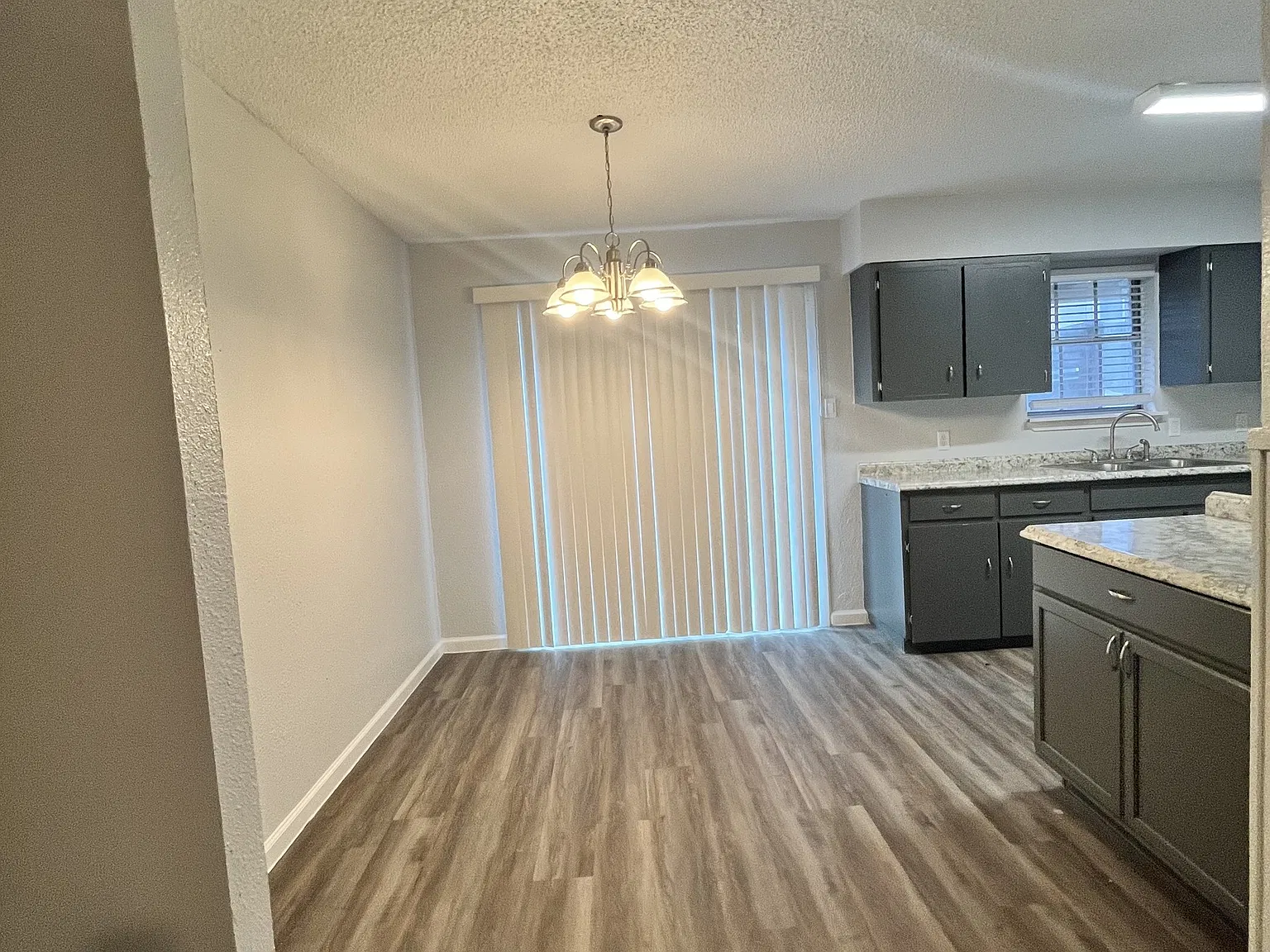 Alamo Apartments — Photo 2