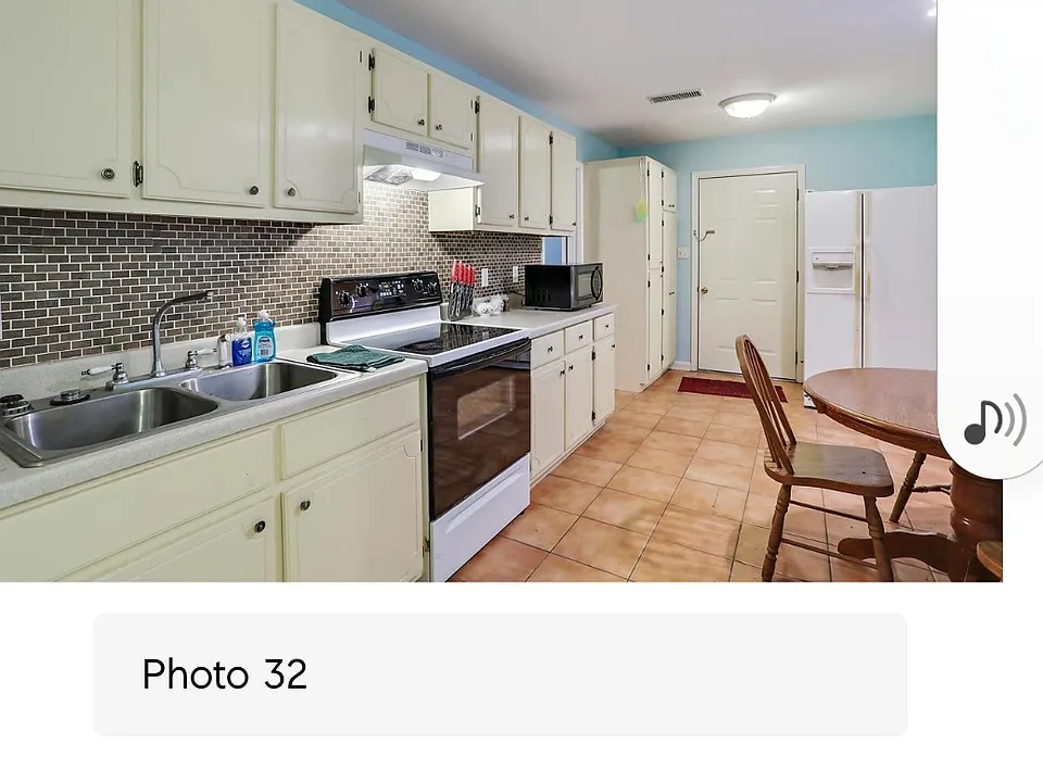 1915 Timberlake Pl