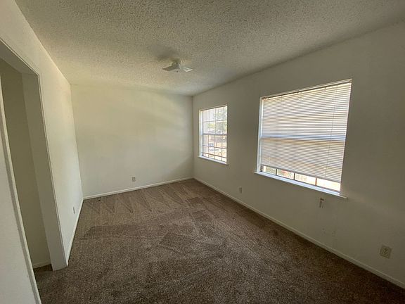 4th image of 208 N Church St #501