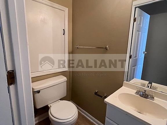 2nd image of 1646 Foxhaven Dr #1