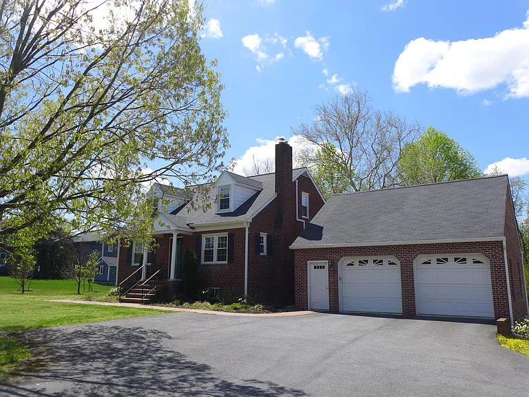 9331 Whiskey Bottom Rd — Photo 2
