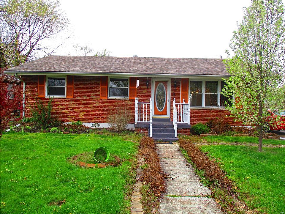 1st image of 9 Lakeview Dr