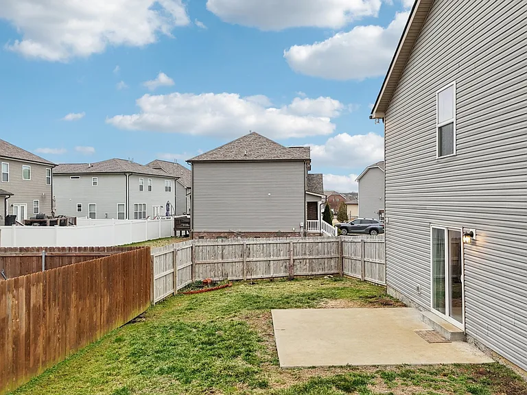 207 Mount Royal Ct — Photo 37