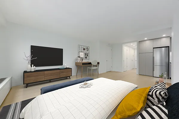 Rented by A&E Real Estate Management | media 6