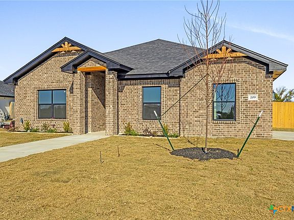3rd image of 209 Bristlecone Dr