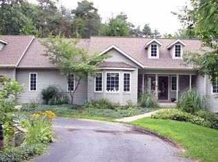 7699 Cascade Rd SE, Grand Rapids, MI 49546