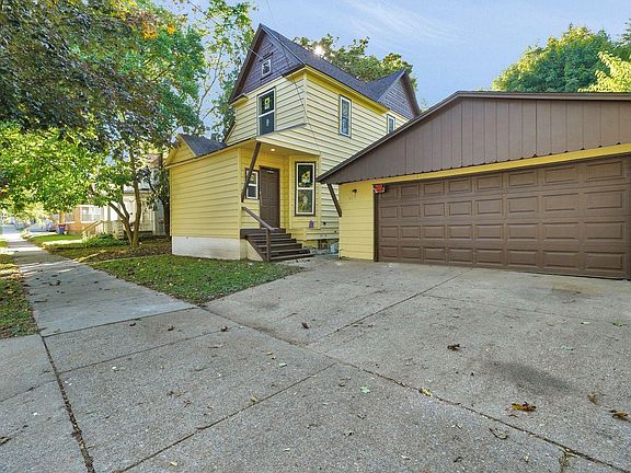 2nd image of 425 Harlan Ave NE #1