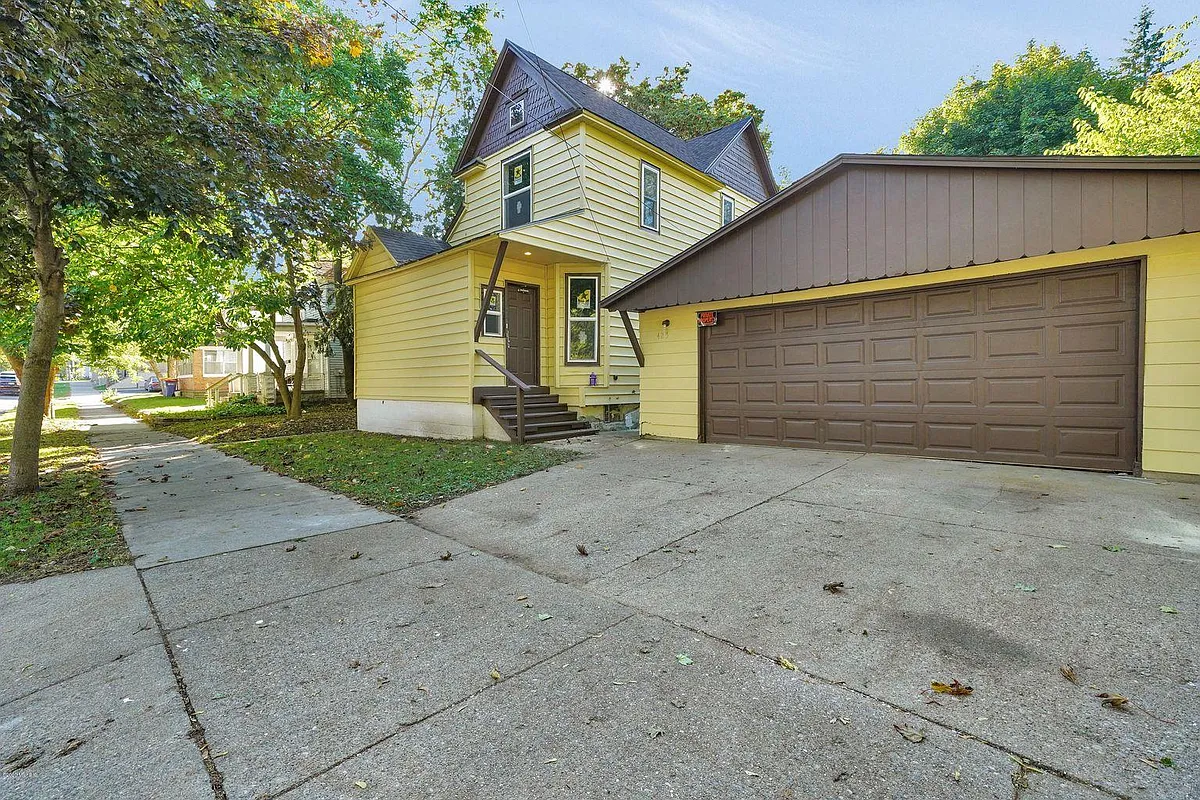 Building Photo - 425 Harlan Ave NE #1