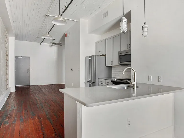 108 W Broughton St #2A — Photo 8