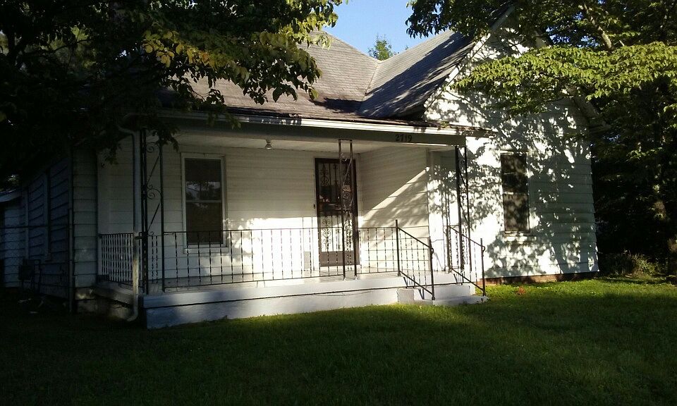 1st image of 2719 Barton St