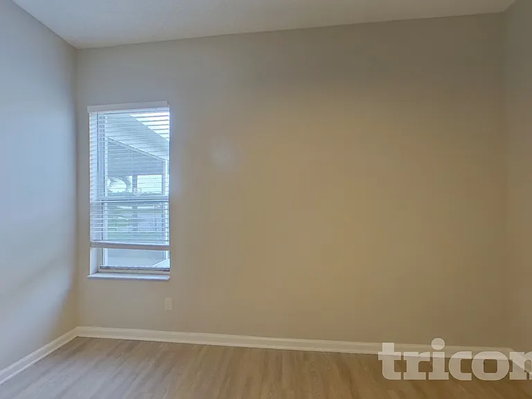 3264 Abbeyfield Dr E — Photo 8
