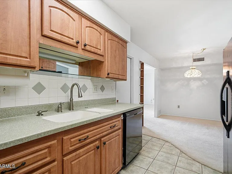 9907 W Cedar Dr — Photo 6