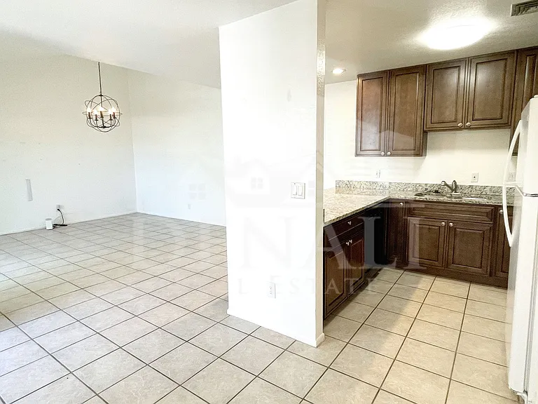 822 S Langley Ave #207 — Photo 8
