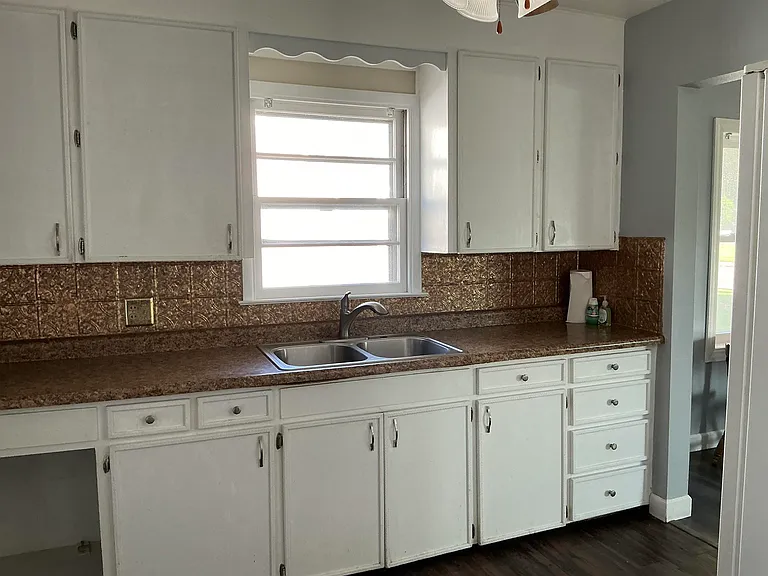 1314 W A St — Photo 13
