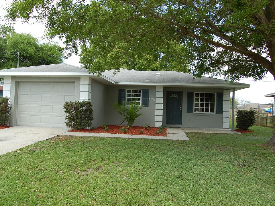 1st image of 209 Summerview Dr