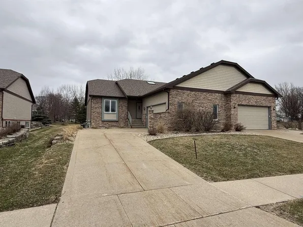 9106 Waterside Street, Middleton, WI 53562