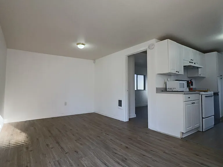 2344 Trenton Ave NE #1/2 — Photo 9