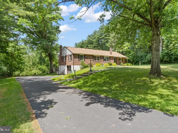 25 Longview Rd, Glen Mills, PA 19342
