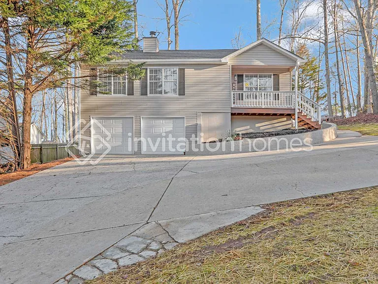 3335 Catalina Dr — Photo 1
